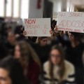 Tentano l'occupazione al De Nittis, studenti minacciati da un vigilante