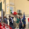 Morti sul lavoro, una targa a Bari Vecchia in ricordo della  "strage dei portuali "