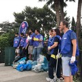 Parco 2 giugno, i volontari di Retake puliscono il laghetto