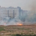 Il quartiere San Paolo brucia, incendio a due passi dall'ospedale