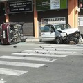 Incidente in via Petroni, i cittadini chiedono al sindaco la messa in sicurezza dell'incrocio