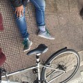 Razzismo a Bari, ragazzo scaraventato giù dalla bici in via Fanelli