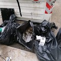 Bari, multato ristorante per abbandono rifiuti in strada. Decaro: «A settembre 90 sanzioni»