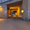 Calcinacci dal ponte della Statale 16 bis, chiuso sottopasso a Palese