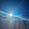 Sfreccia con l'auto addobbata di luci natalizie: arrestato 20enne in fuga