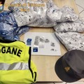 Porto di Bari, sequestrate 20mila etichette per abbigliamento di marchi contraffatti