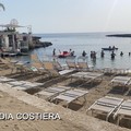 Provincia di Bari, bar mette lettini sulla spiaggia libera. Scatta il sequestro