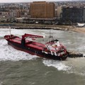 Nave arenata a Bari, sospese le operazioni di svuotamento del carburante