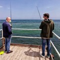 Assessore e presidente di Municipio a pesca insieme