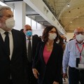 Il ministro Gelmini all'hub vaccinale in Fiera a Bari