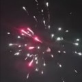 Libertà, festeggia il compleanno della figlia con fuochi d'artificio in piazza. Denunciato