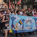 Bari pride 2022, in 10mila scendono in strada per rivendicare diritti e libertà