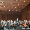 Al Petruzzelli la “Philarmonia Orchestra di Londra” emoziona il pubblico