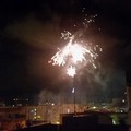Fuochi d'artificio nei cieli di Bari, ordinanza ignorata in pieno