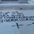 Scritte di buon compleanno sul lungomare di San Girolamo. Decaro: «Non amate Bari»