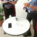 Bari, tentano di comprare cellulari con un assegno falso, arrestati
