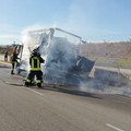 Bari, furgone a fuoco vicino l'aeroporto