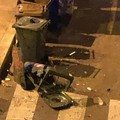 Vandali in centro a Bari, tre petardi fanno scoppiare un bidone