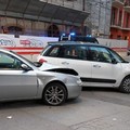 Incidente in centro a Bari tra via Quintino Sella e via Crisanzio