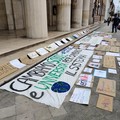 Cambiamenti climatici e crisi socioeconomica, Fridays for future Bari protesta davanti al Piccinni