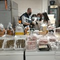 Deposito abusivo di alimenti in un garage, multa e sequestro a Monopoli