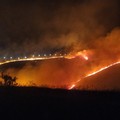 Grave incendio a Poggiorsini in provincia di Bari, fiamme vicino alla polveriera