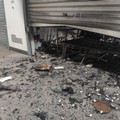 Incendio all'ex mercato di via Amendola, box distrutto dalle fiamme