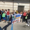 Mensa scolastica, genitori in piazza:  "Basta disservizi "