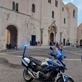 Ruba portafoglio con 950 euro in contanti: arrestato un 20enne
