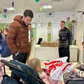 Calciatori del Bari in visita all'Oncologia Pediatrica del Policlinico