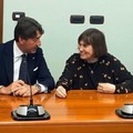 La commissaria Jensen in visita al Porto di Bari