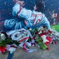 Ma quale grande piazza...A Bari sparite le sciarpe sotto il murales per Protti