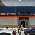 Rapina all'Unieuro di via Brigata Regina. Rubati smartphone di ultima generazione