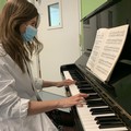 Policlinico di Bari, un pianoforte per cullare i neonati ricoverati