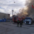Incendio stabilimento rifiuti a Palo, Comune di Bari vieta consumo di prodotti coltivati nella zona