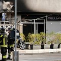 Incendio all'alba a Carbonara: ancora a fuoco la pizzeria Pizza e Core