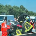 Incidente sulla tangenziale di Bari, auto si ribalta. Code in direzione Sud