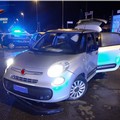 A bordo di un'auto rubata lanciano chiodi contro i carabinieri durante l'inseguimento, arrestati
