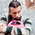 John De Leo, la Puglia per aprire il suo tour