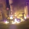 Paura a Palo del Colle, auto in fiamme nella notte