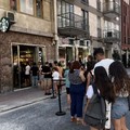 Code stamattina per l'apertura di Starbucks a Bari, tutti pazzi per il  "frappuccino "