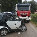 Incidente frontale in provincia di Bari, due feriti