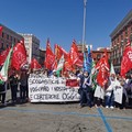 Lavoratori di mense e pulizie scolastiche in sit-in a Bari: «Chiediamo sostegno»