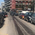 Bari, camion perde olio in corso Benedetto Croce. Caos e incidenti