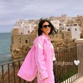 Laura Pausini fa tappa a Polignano, l'esclamazione sui social: «So' stat bun adaver»