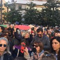 Le Sardine arrivano a Bari, manifestazione in piazza Prefettura