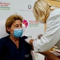 V-day, al Policlinico di Bari i primi tre vaccini. Lopalco: «Inizio della fine per il Covid»