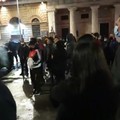 Bari, piccolo gruppo di manifestanti protesta contro le misure anti Covid