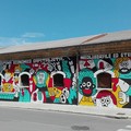 Un murale sulla parete della ex Rossani: «La lotta di classe diventa arte»