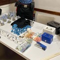 Spacciano droga nel centro di Noicattaro, ai domiciliari un 18enne e un 28enne